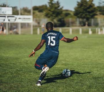正式退出，梅西无奈，苦衷曝光，4000万球迷失望，C罗决定意外（配图示意）